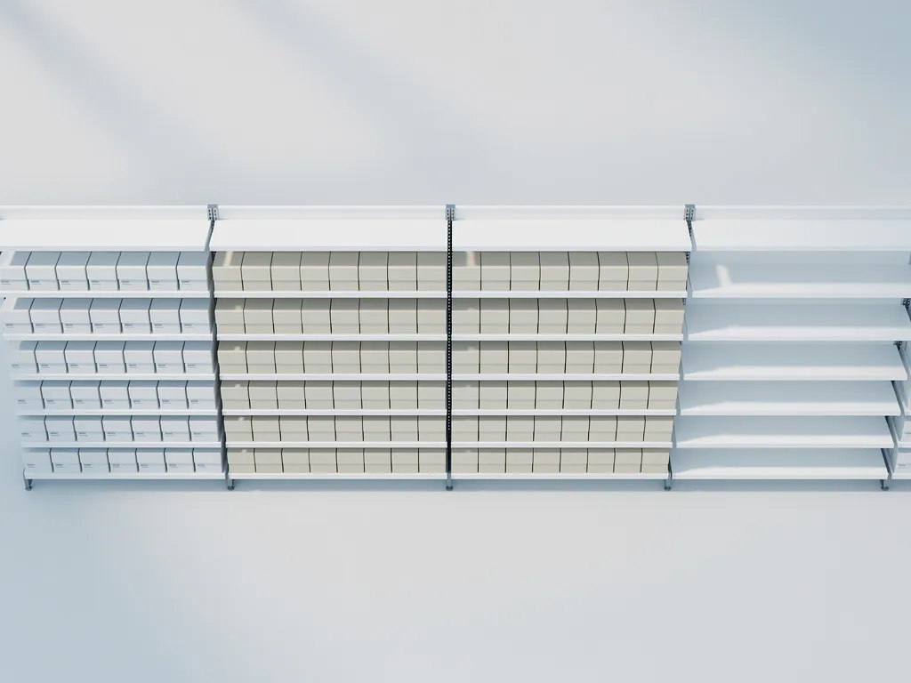 Witte magazijnplanken met identieke productdozen in perfecte uitlijning, georganiseerde lege ruimtes en zachte schaduwen